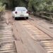 Ponte com buracos e tábuas soltas preocupa motoristas no interior de SP: 'Dá medo'